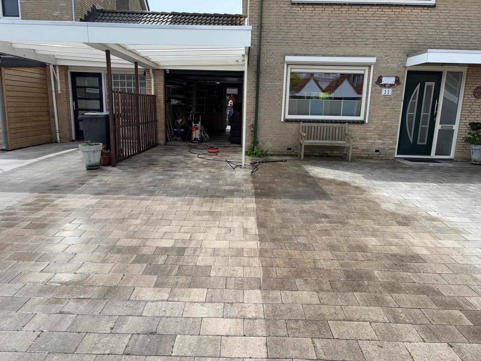 Strakke borders met buxus en grindpad